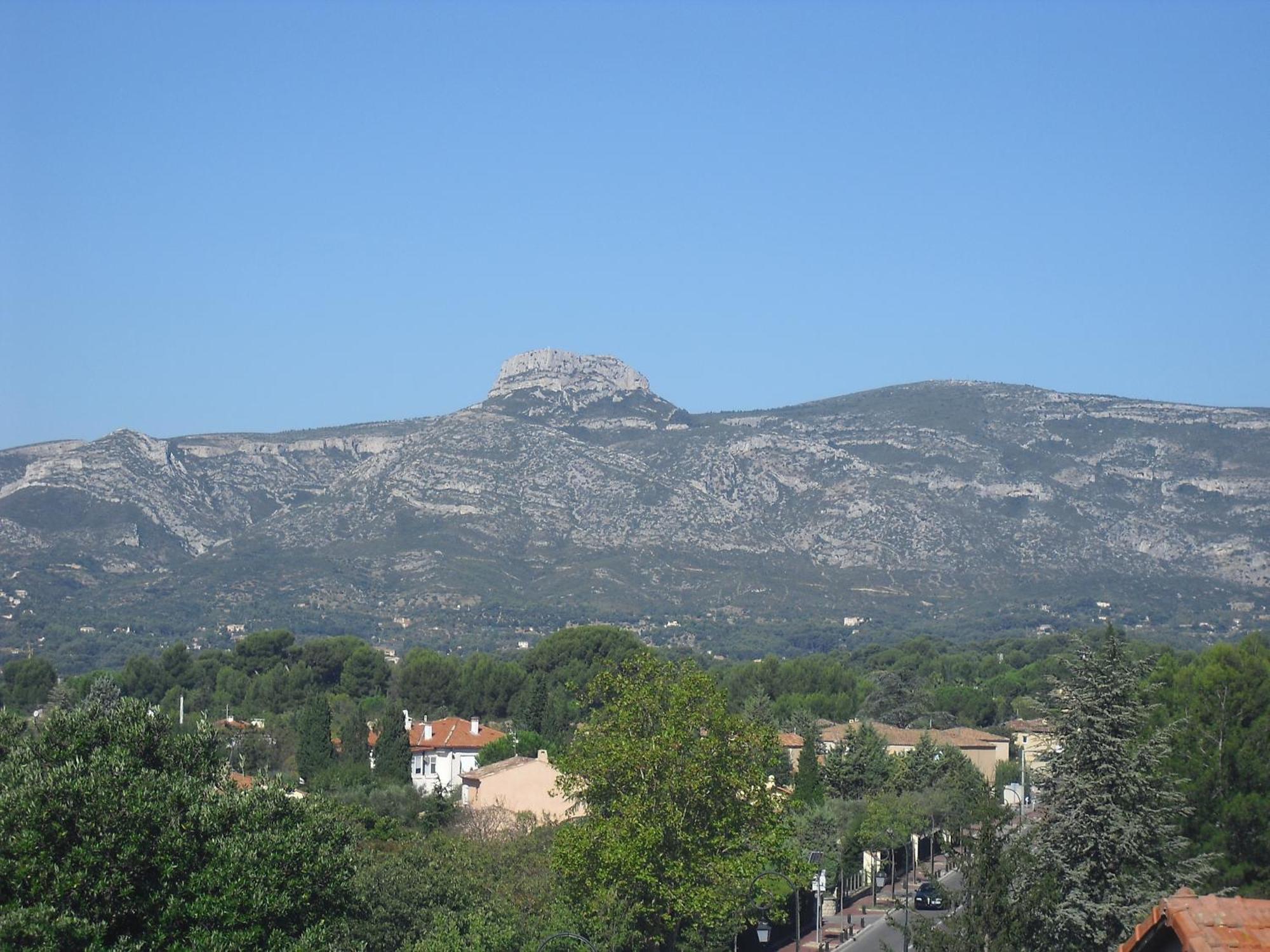 Le Provence Hotel Gemenos Exterior photo